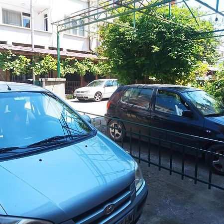Family Hotel Bohemi II Primorsko Eksteriør billede